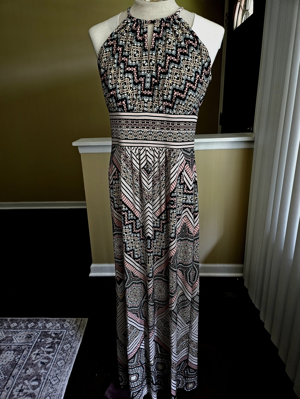 Dress Barn Sleeveless Geo-Print Halter Maxi Dress in Black & Pink. Size 6P